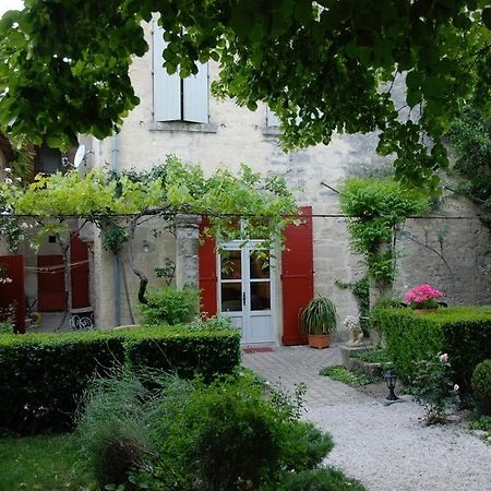 Le Richelieu Uzes Bagian luar foto
