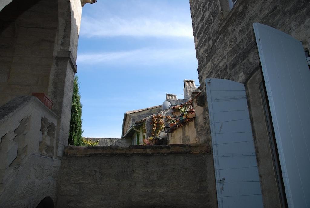 Le Richelieu Uzes Bagian luar foto