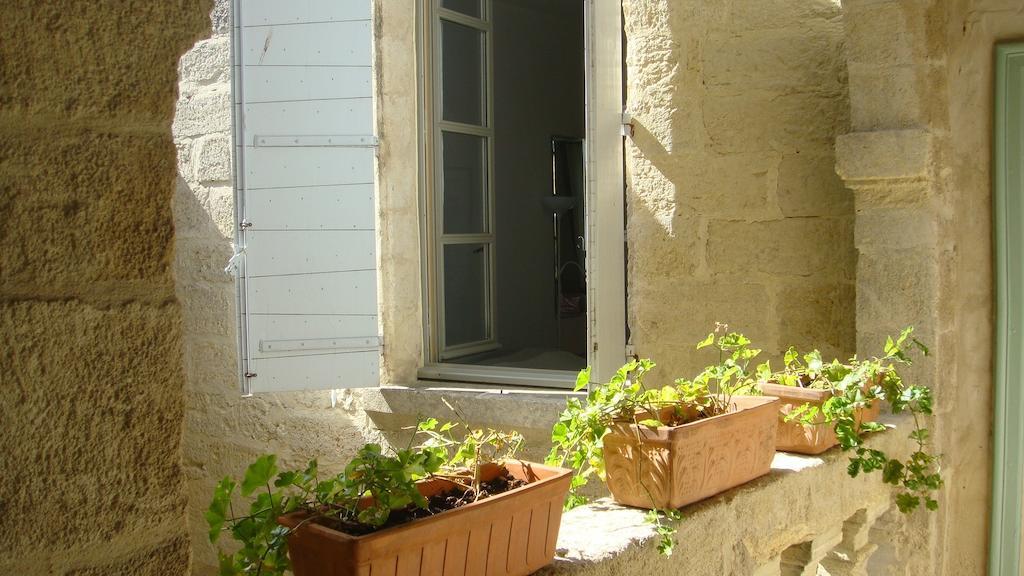 Le Richelieu Uzes Bagian luar foto
