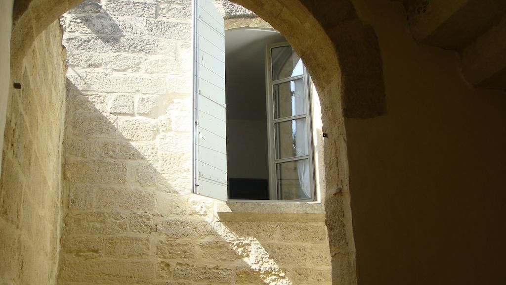Le Richelieu Uzes Bagian luar foto